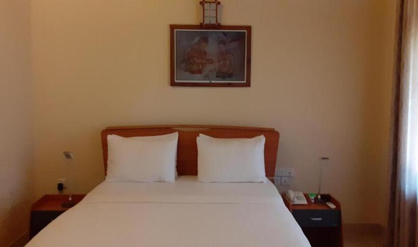 디럭스 룸, Gamodh Citadel Resort