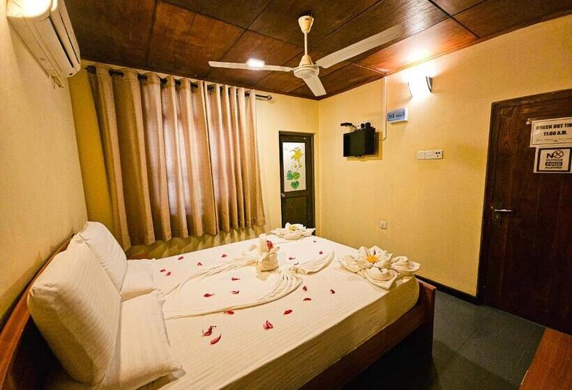 수피리어 트리플 룸, Gamodh Citadel Resort