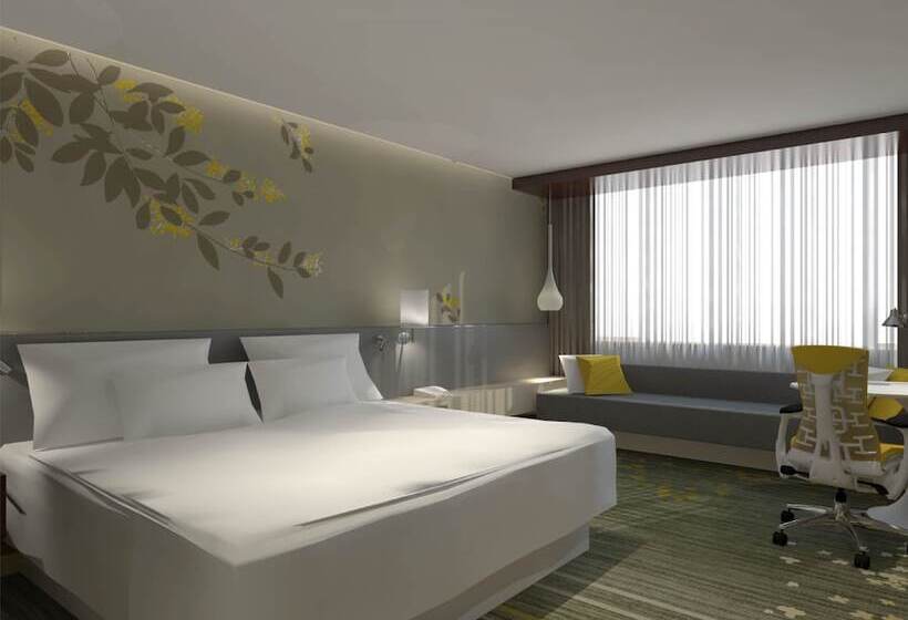 キングサイズベッドのスタンダードルーム, Hilton Garden Inn Foshan