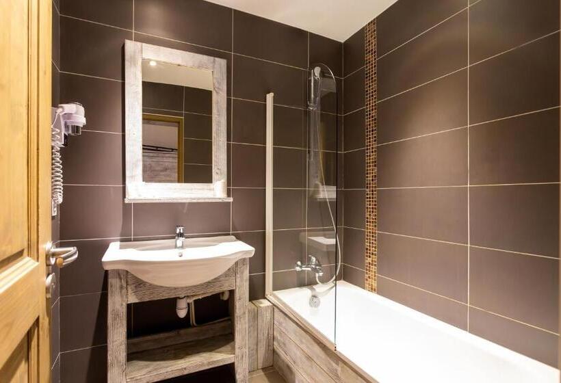 Pokój Rodzinny, Hôtel L Aiguille Percée