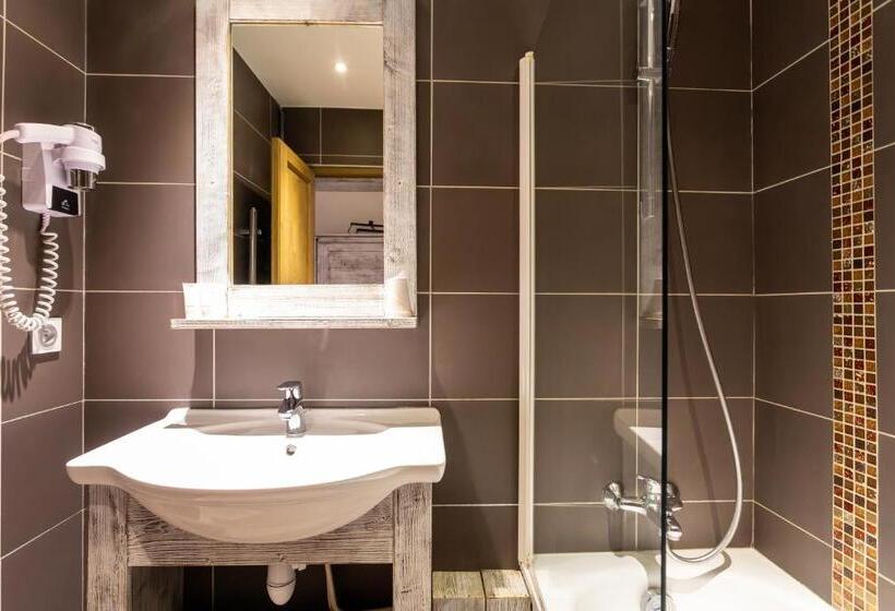 Pokój Rodzinny, Hôtel L Aiguille Percée