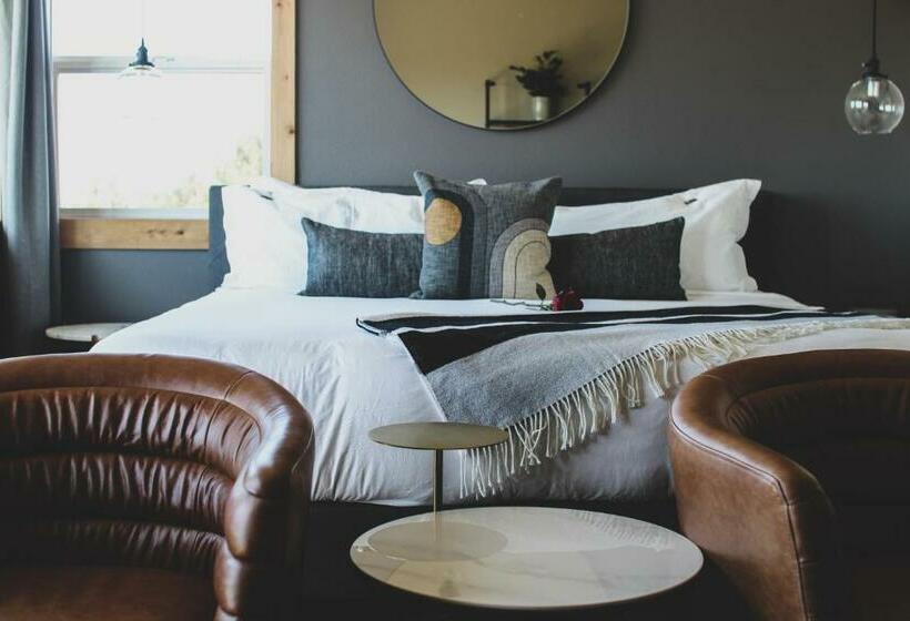 标准工作室, Inn At Discovery Coast
