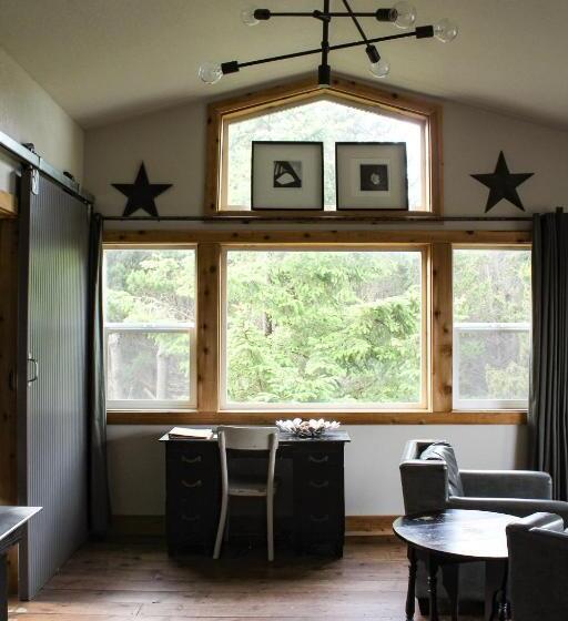 带大床的复式套间, Inn At Discovery Coast