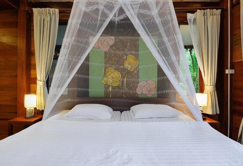 Superior bungalow garden view, Koh Kood Resort