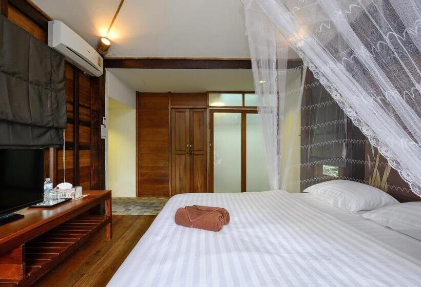 Superior bungalow garden view, Koh Kood Resort