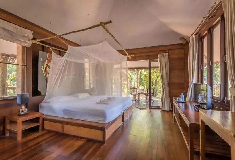 Superior bungalow garden view, Koh Kood Resort