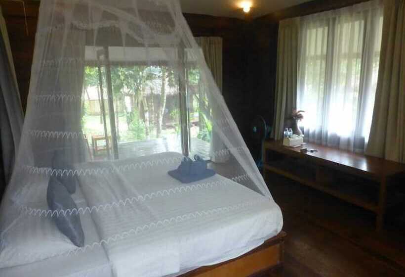 Superior bungalow garden view, Koh Kood Resort