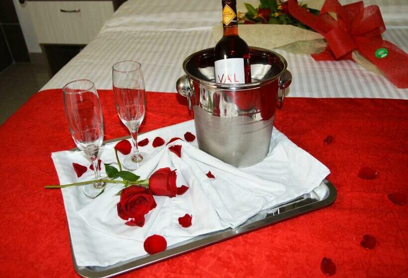 جناح, Lleras Green