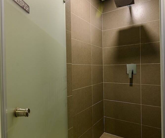 غرفة إقتصادية, Lleras Green