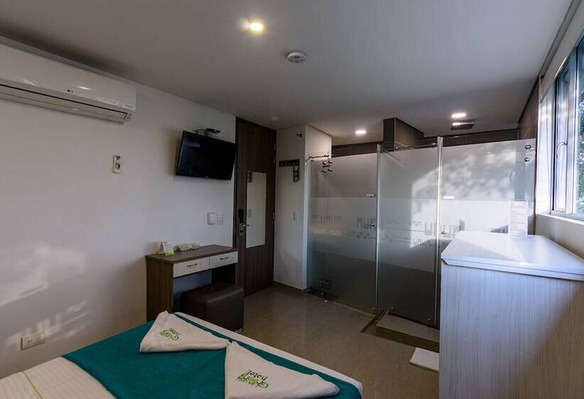 غرفة قياسية, Lleras Green