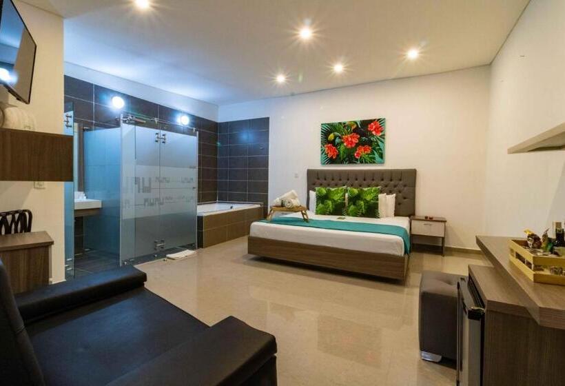 جناح, Lleras Green