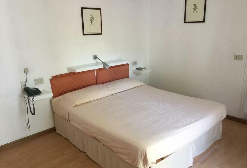 Standard Triple Room with Terrace, Marlisa Pier