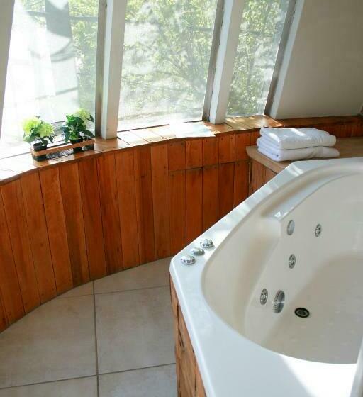 اتاق لوکس, Tirol D'andrea