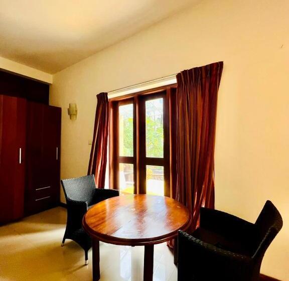 Habitació Deluxe, Gomez Place