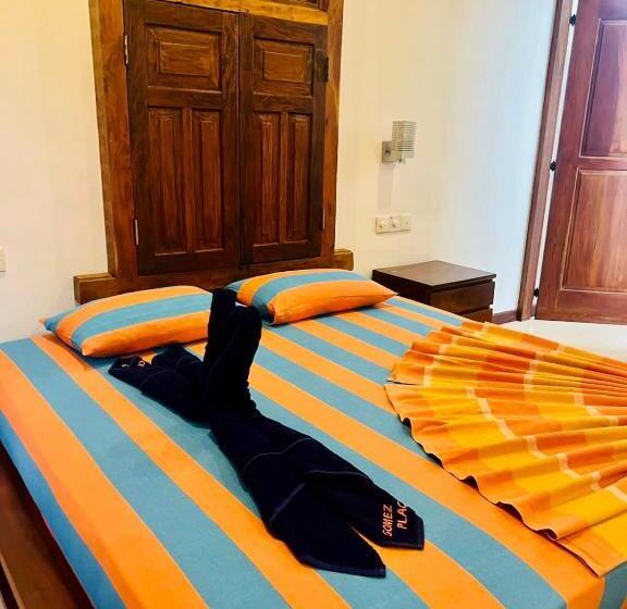 Habitació Deluxe, Gomez Place