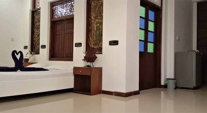 Habitació Deluxe, Gomez Place