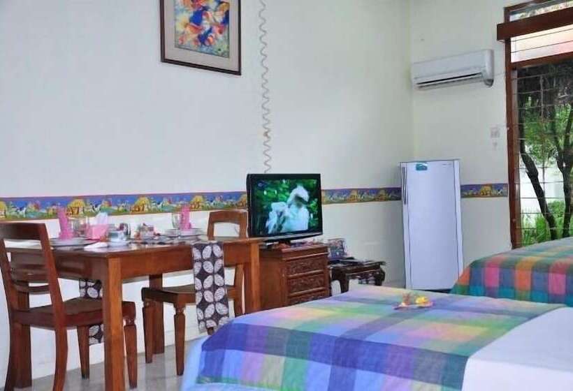 جناح جونيور, My Home Guesthouse