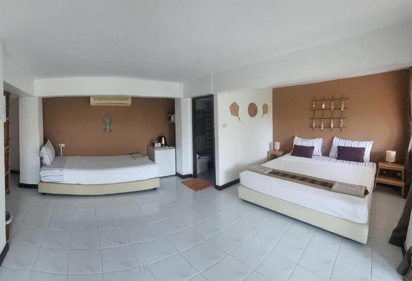 オーシャンビューファミリールーム, Pink House Breakfast Include