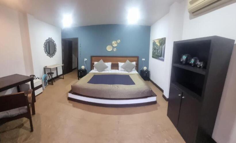 スタンダードルーム, Pink House Breakfast Include