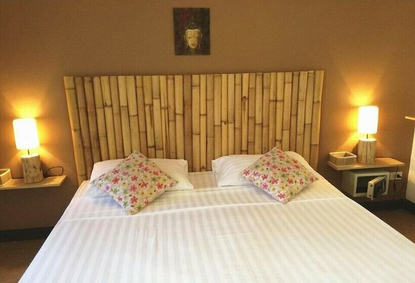 スタンダードルーム, Pink House Breakfast Include