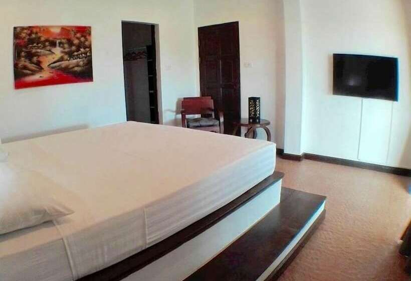 スタンダードルーム, Pink House Breakfast Include