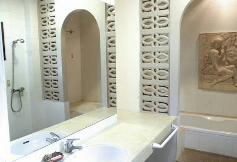 スタンダードルーム, Pink House Breakfast Include