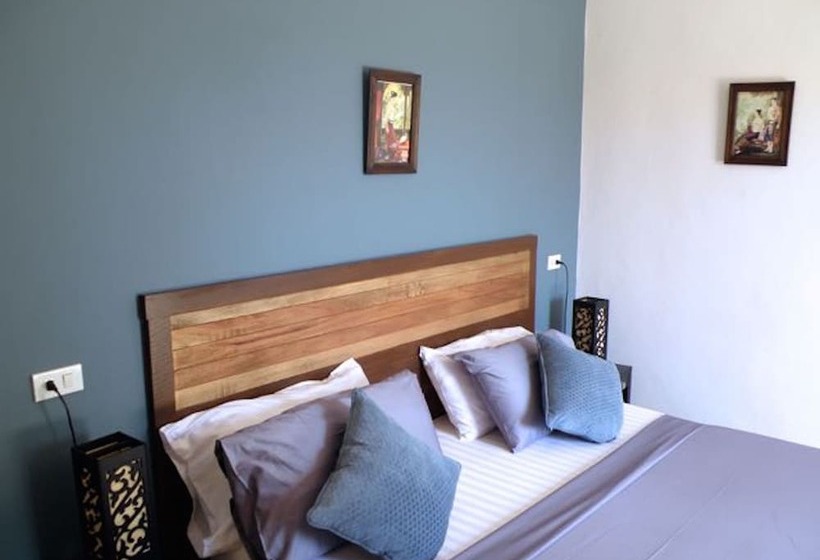 スタンダードルーム, Pink House Breakfast Include