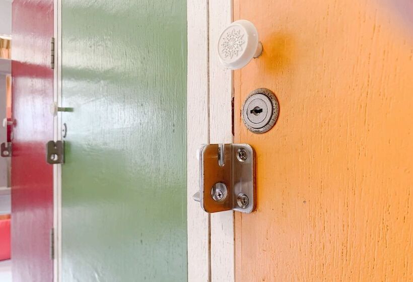 Vuode Makuusalissa, Sleep Sheep Phuket Hostel Sha