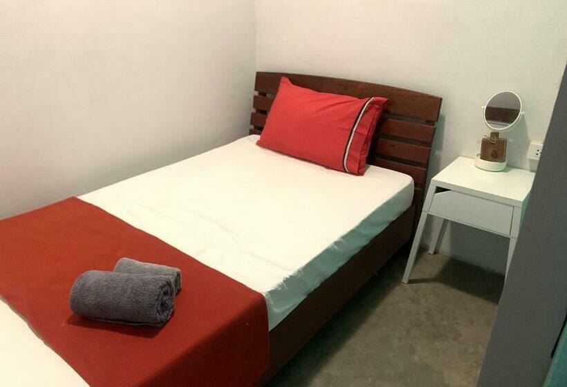 تختخواب در اتاق مشترک, Sleep Sheep Phuket Hostel Sha