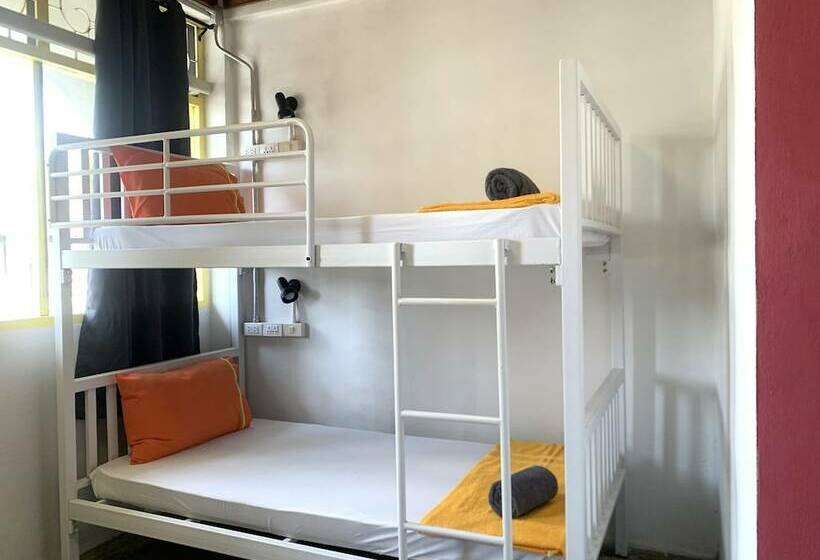 تختخواب در اتاق مشترک, Sleep Sheep Phuket Hostel Sha