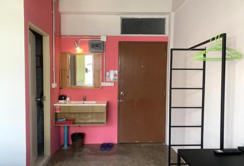 اتاق استاندارد, Sleep Sheep Phuket Hostel Sha