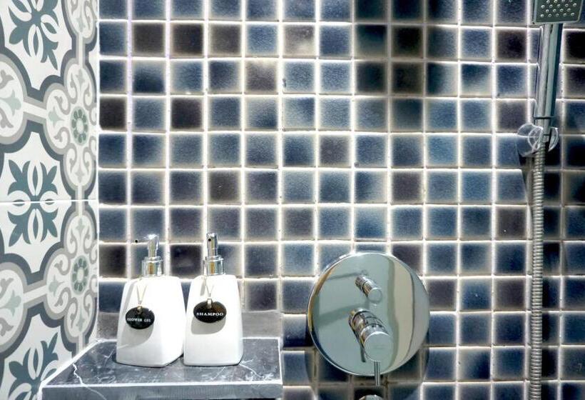 带大床的标准间, Signature Phuket Resort