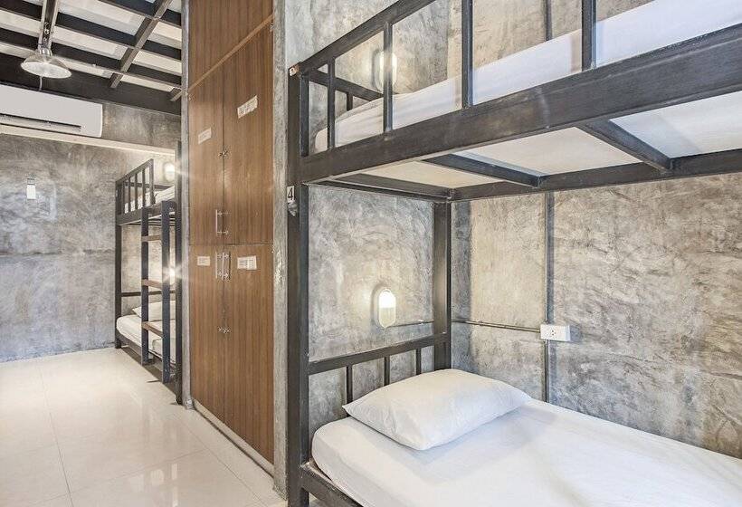 ルームシェアのワンベッド, Slumber Party Phi Phi