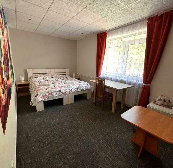 غرفة عائلية مطلّة علي الحديقة, Penzión Michaela Vyhne