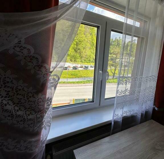 غرفة عائلية مطلّة علي الحديقة, Penzión Michaela Vyhne