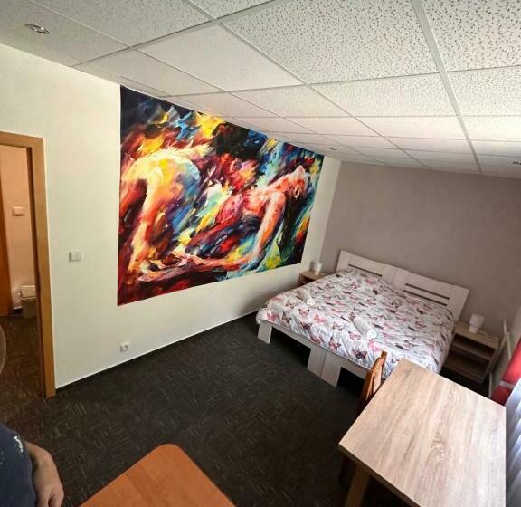 غرفة عائلية مطلّة علي الحديقة, Penzión Michaela Vyhne