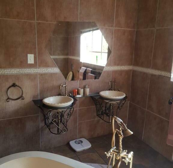 اتاق لوکس, La Picasso