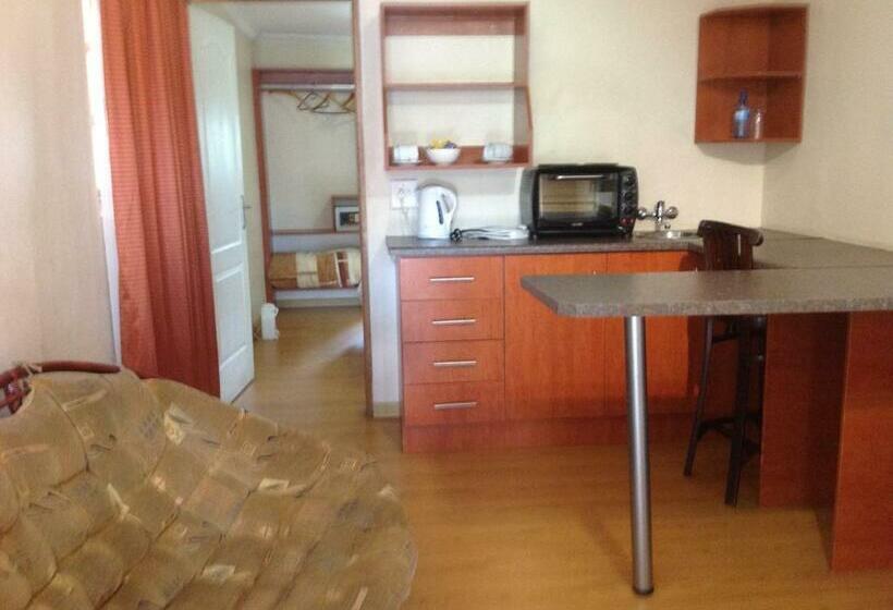 اتاق لوکس خانوادگی, La Picasso