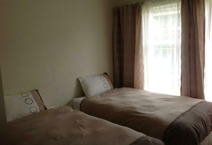 اتاق لوکس خانوادگی, La Picasso