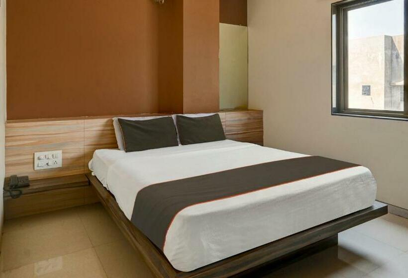 غرفة كلاسيكية ثلاثية, Fab Sai Shangrilla