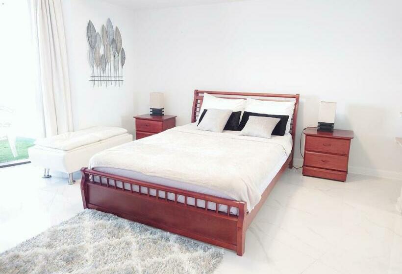 オーシャンビュースーペリアースイート, Alupang Beach Tower, Upgraded Units