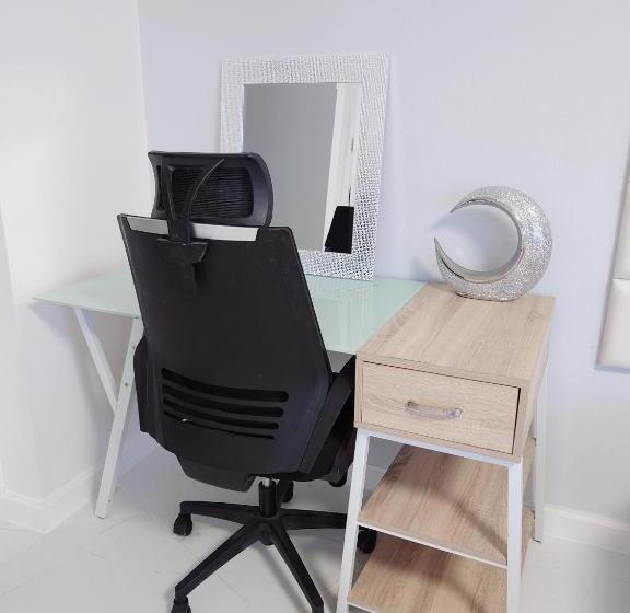 オーシャンビュースーペリアースイート, Alupang Beach Tower, Upgraded Units