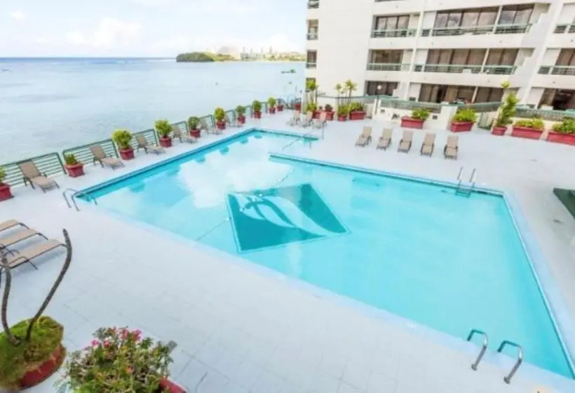 سوییت جونیور با چشمانداز دریا, Alupang Beach Tower, Upgraded Units