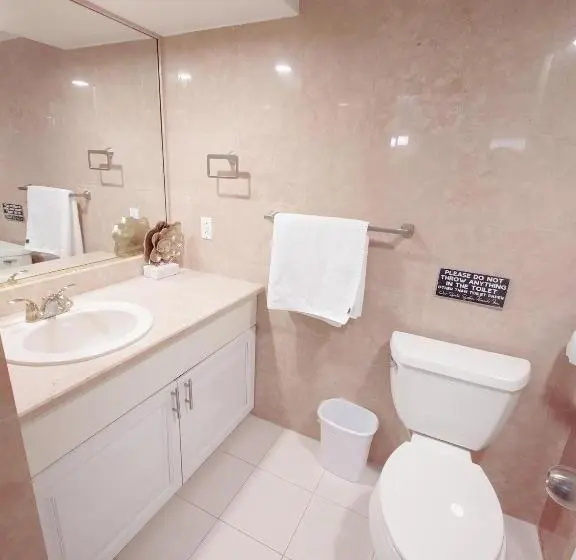 سوییت جونیور با چشمانداز دریا, Alupang Beach Tower, Upgraded Units