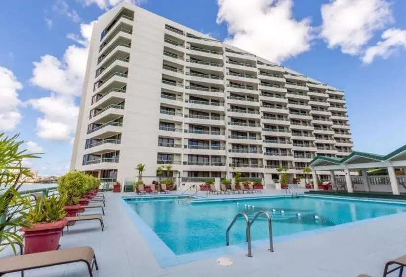 سوییت اجرایی, Alupang Beach Tower, Upgraded Units