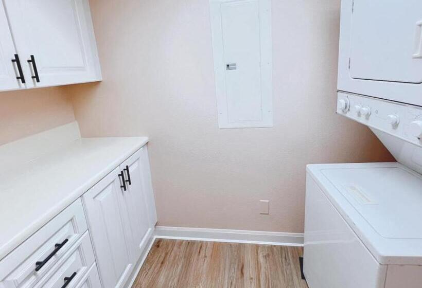 プレジデントスイートルーム, Alupang Beach Tower, Upgraded Units