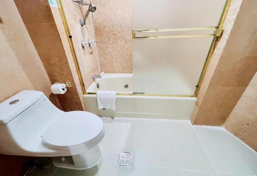 スイート（家族用）, Alupang Beach Tower, Upgraded Units