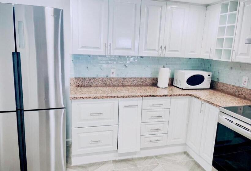 スイート（家族用）, Alupang Beach Tower, Upgraded Units