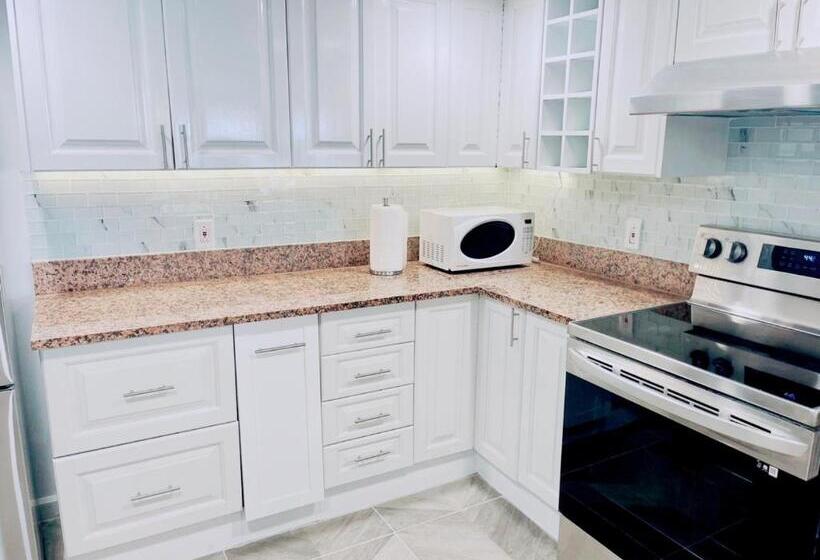 スイート（家族用）, Alupang Beach Tower, Upgraded Units