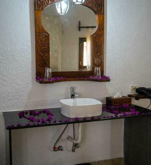 سوییت با چشم‌انداز باغ, Sultan Palace